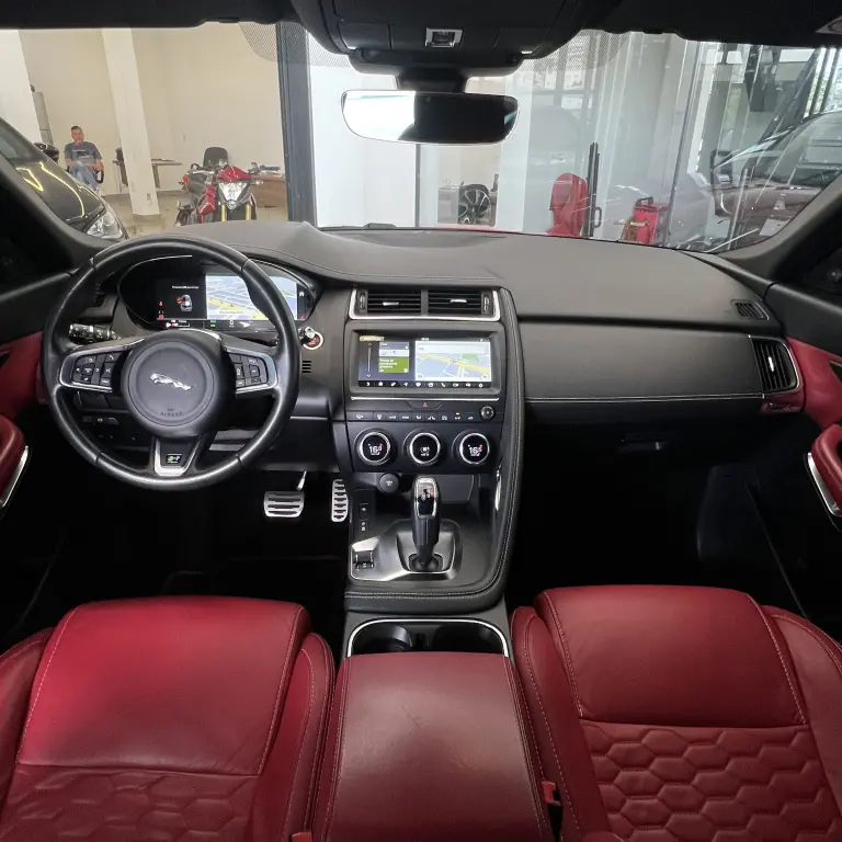 JAGUAR E-Pace - Foto