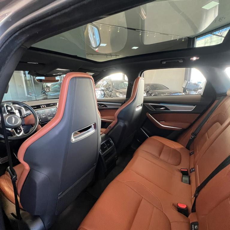 JAGUAR F-Pace - Foto