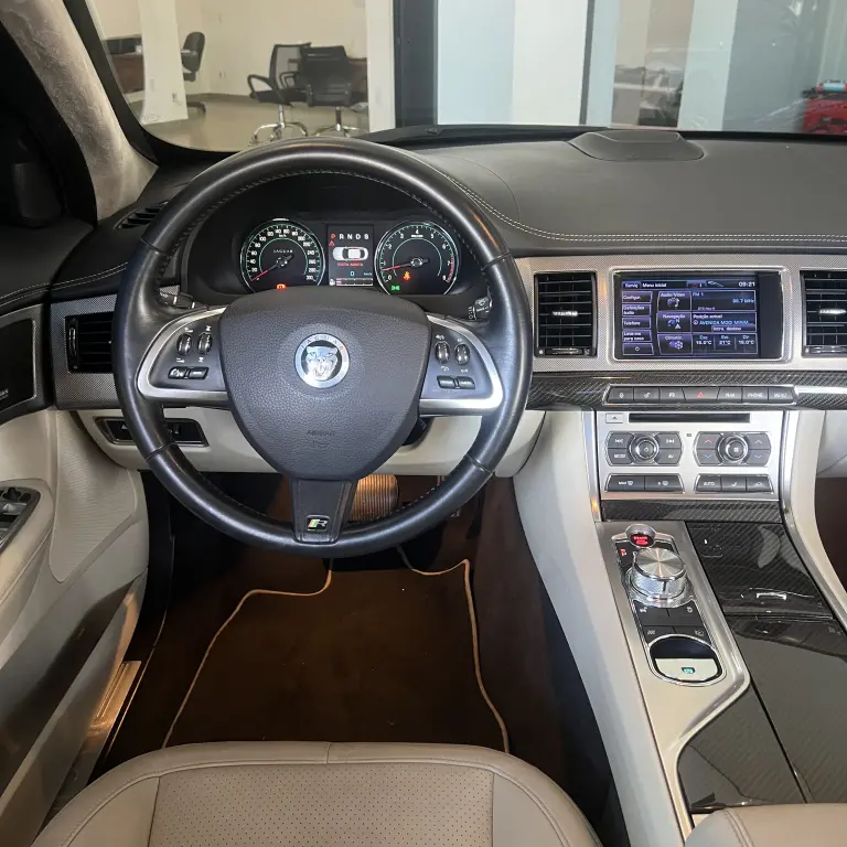 JAGUAR XF - Foto
