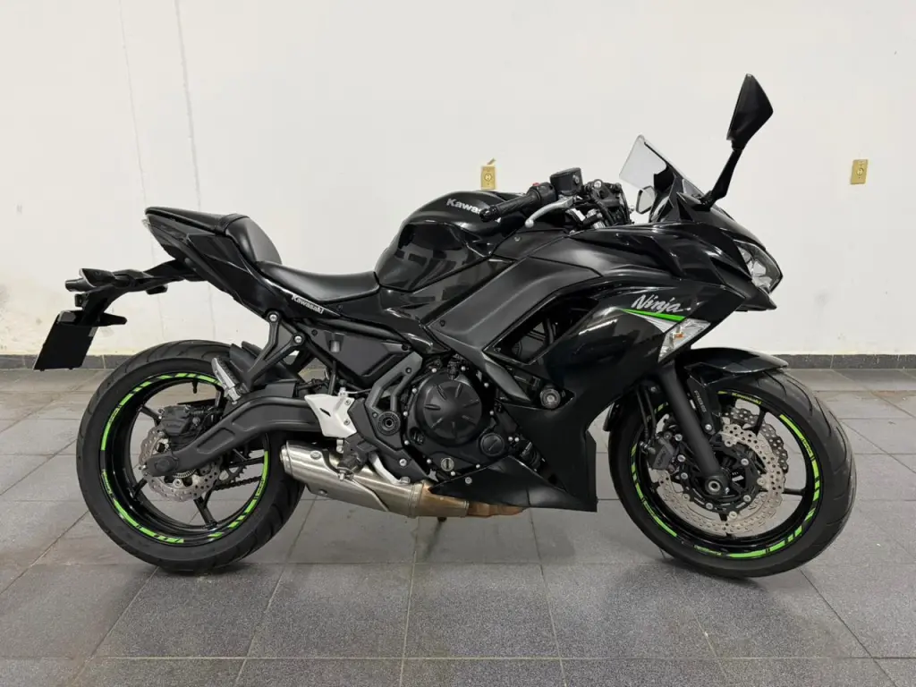 KAWASAKI Ninja 650 - Foto