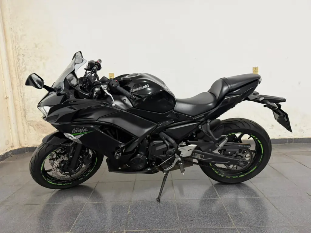 KAWASAKI Ninja 650 - Foto