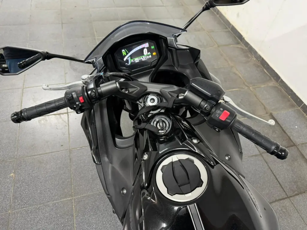 KAWASAKI Ninja 650 - Foto