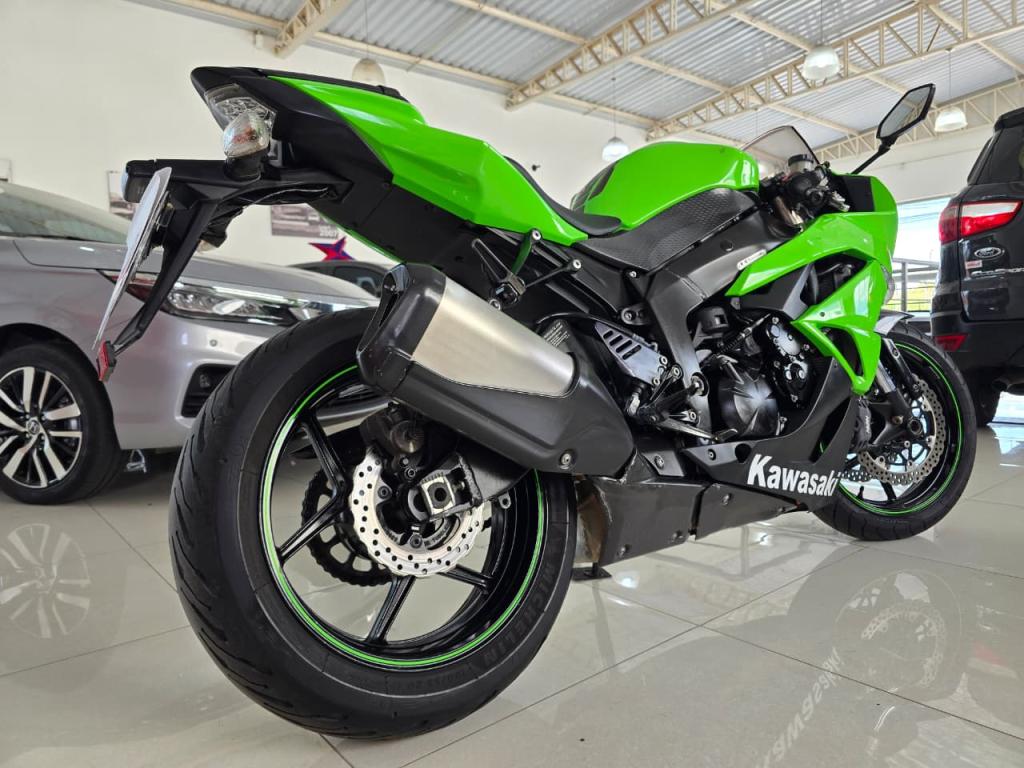 KAWASAKI ZX 6 R - Foto