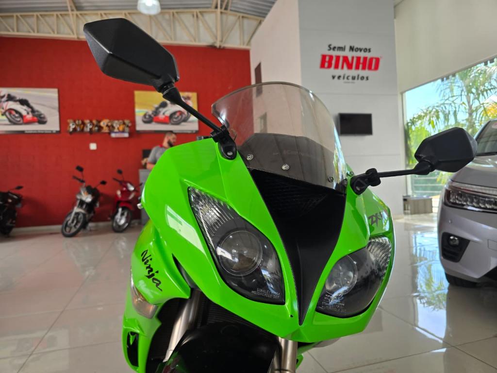 KAWASAKI ZX 6 R - Foto