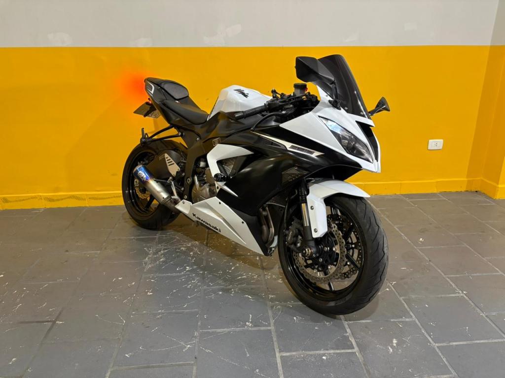 KAWASAKI ZX 6 R