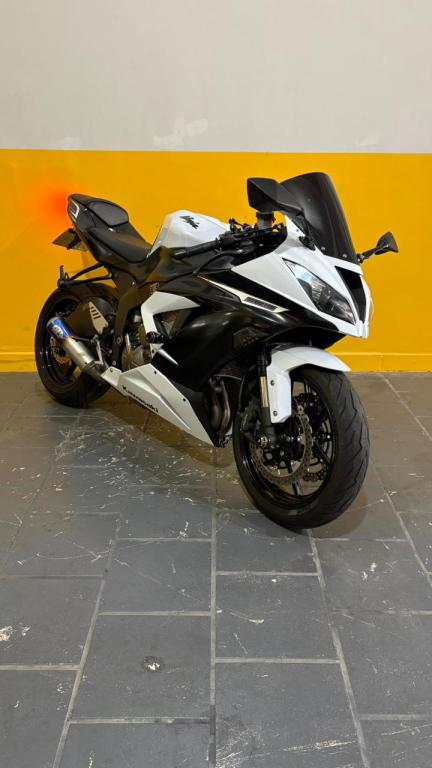 KAWASAKI ZX 6 R - Foto