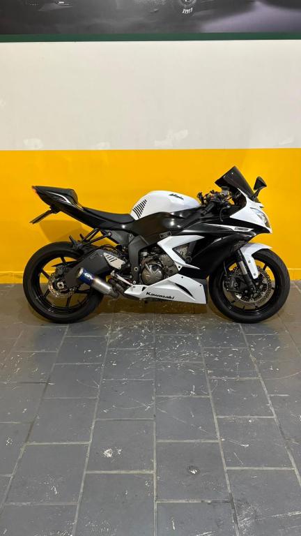 KAWASAKI ZX 6 R - Foto