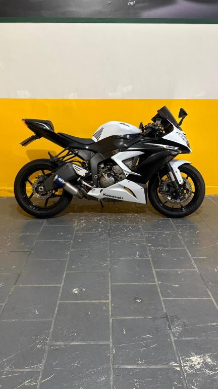 KAWASAKI ZX 6 R - Foto