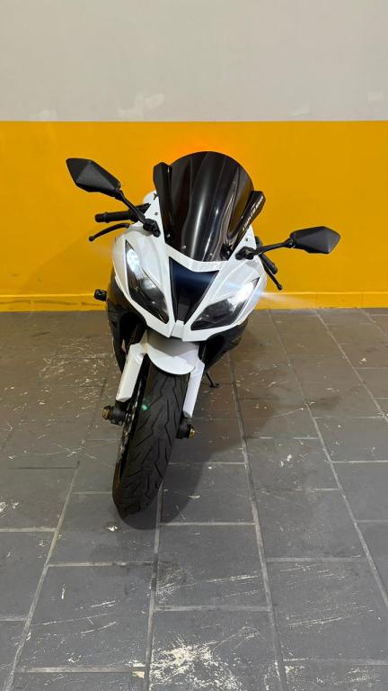KAWASAKI ZX 6 R - Foto