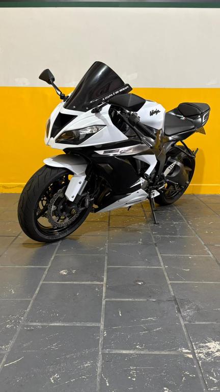 KAWASAKI ZX 6 R - Foto