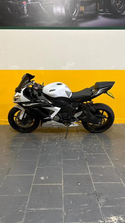 KAWASAKI ZX 6 R - Foto