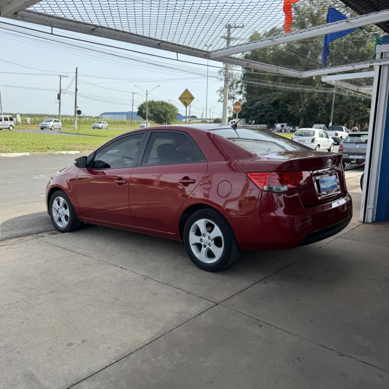 KIA Cerato Sedan - Foto