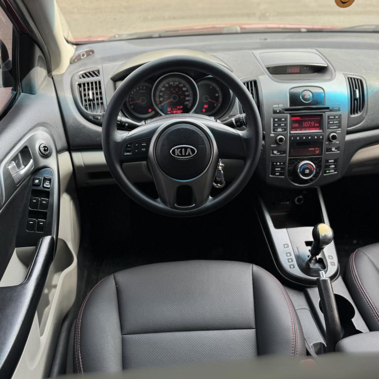 KIA Cerato Sedan - Foto