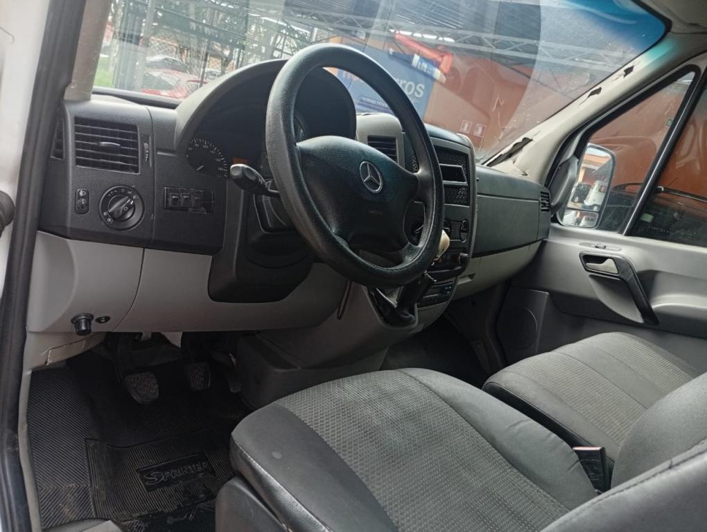 MERCEDES-BENZ 415 CDI - Foto