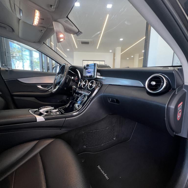 MERCEDES-BENZ C 180 - Foto