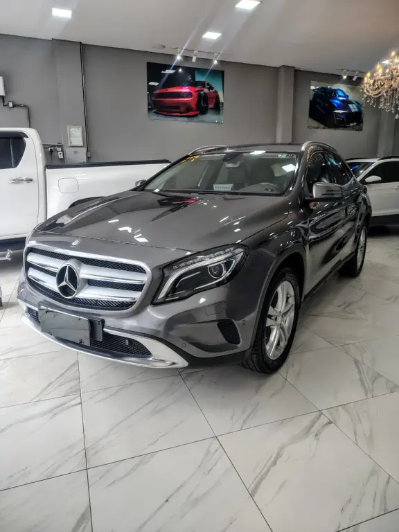 MERCEDES-BENZ GLA 200 - Foto