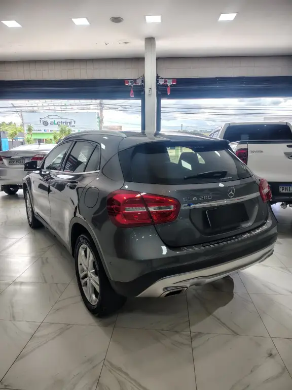 MERCEDES-BENZ GLA 200 - Foto
