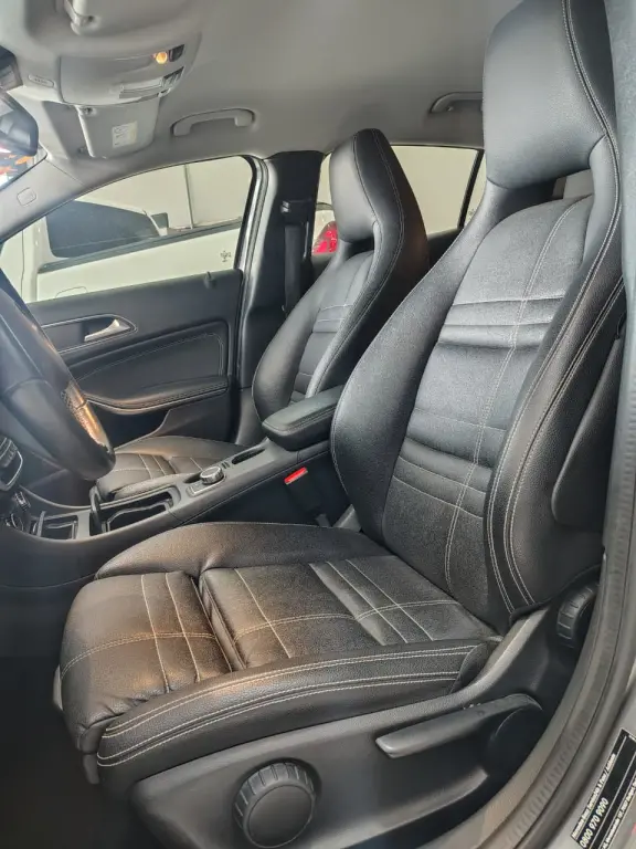 MERCEDES-BENZ GLA 200 - Foto