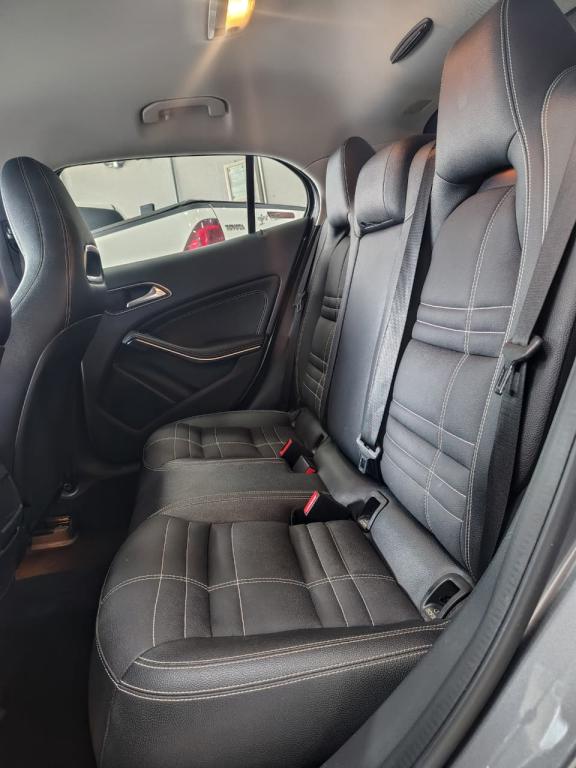 MERCEDES-BENZ GLA 200 - Foto