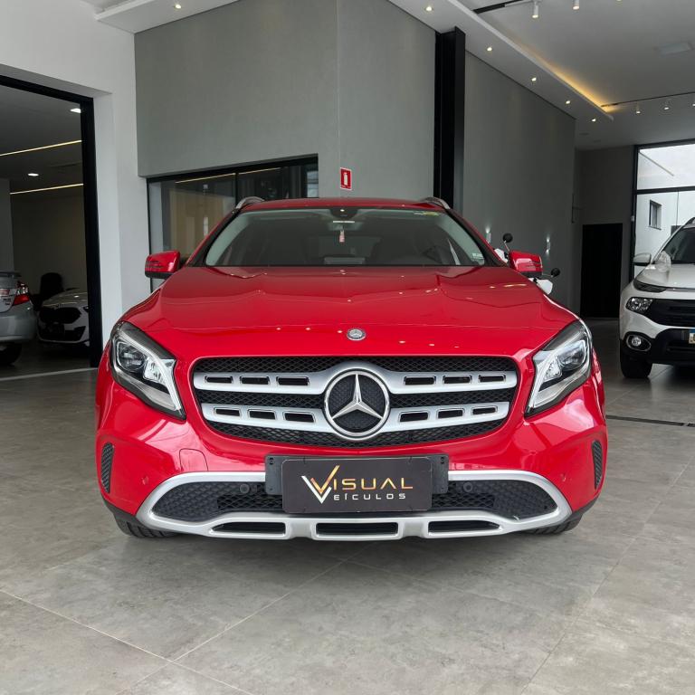 MERCEDES-BENZ GLA 200 - Foto