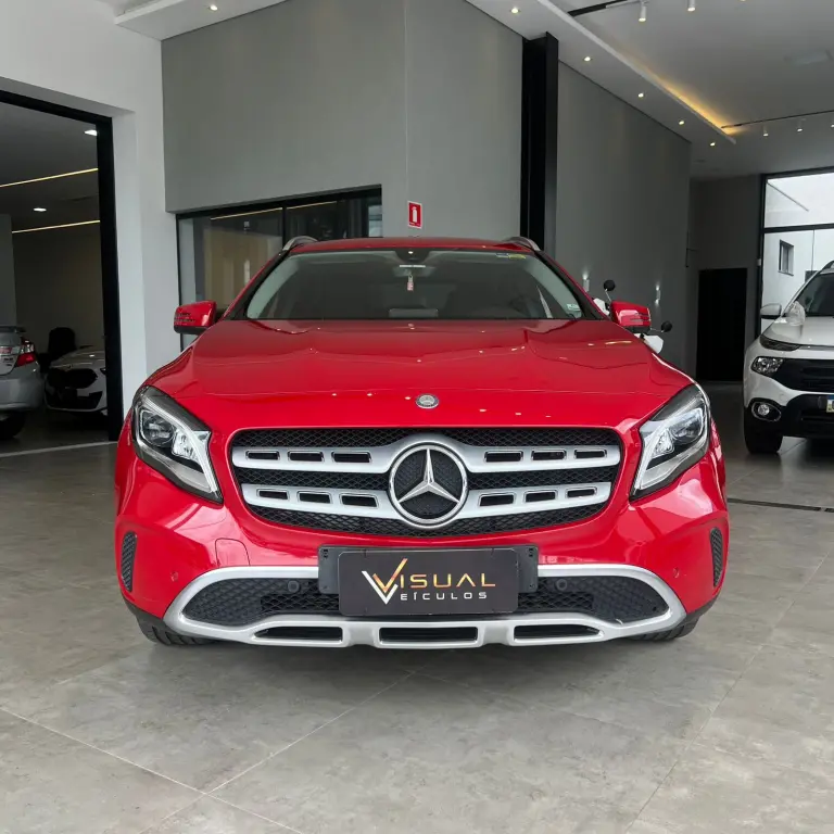 MERCEDES-BENZ GLA 200 - Foto