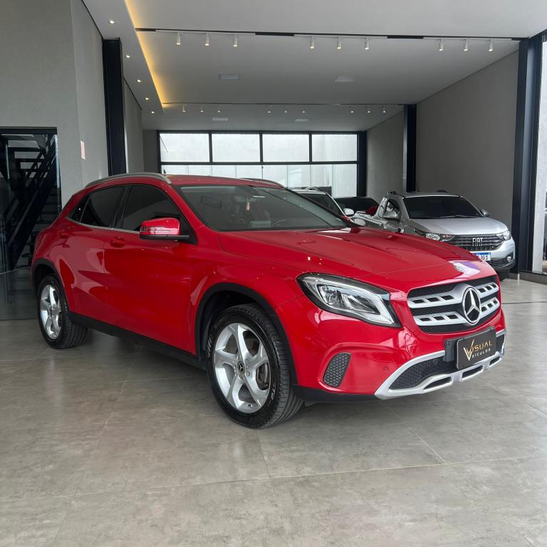 MERCEDES-BENZ GLA 200 - Foto