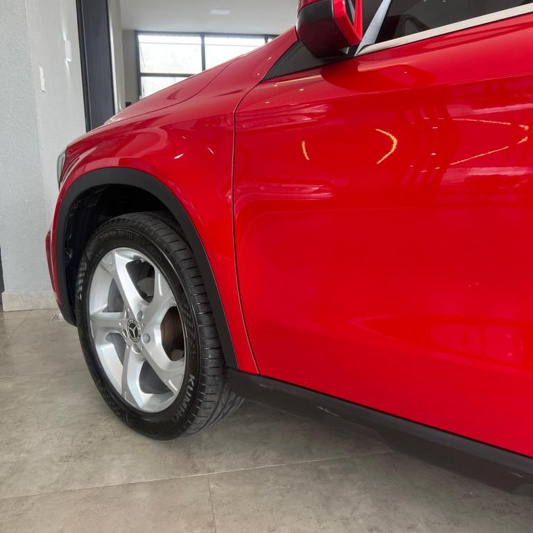 MERCEDES-BENZ GLA 200 - Foto