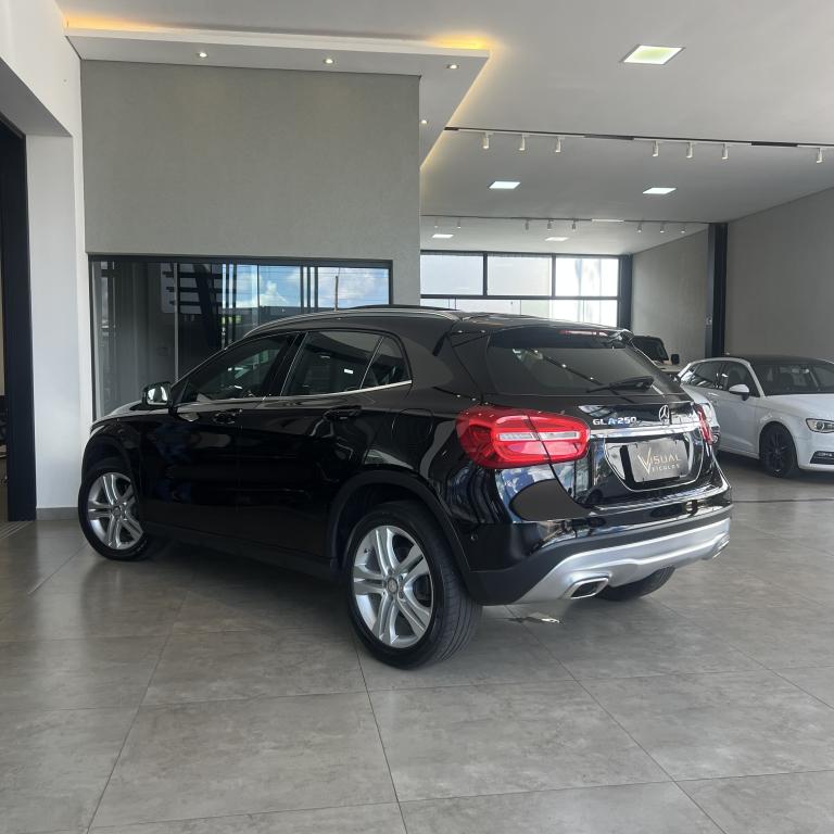 MERCEDES-BENZ GLA 250 - Foto
