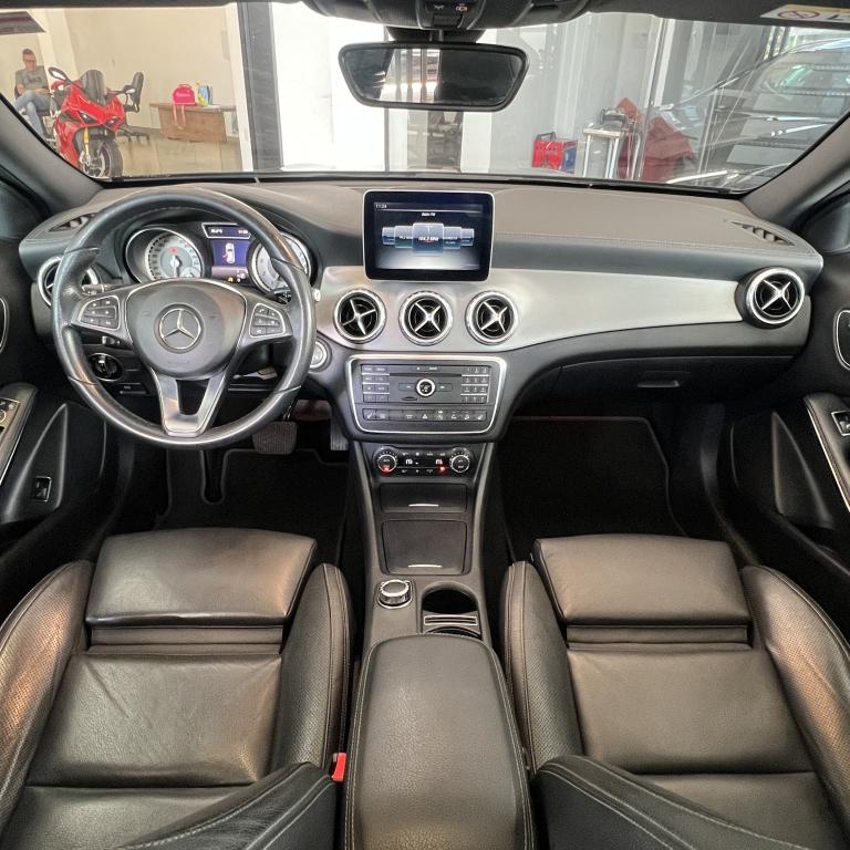 MERCEDES-BENZ GLA 250 - Foto
