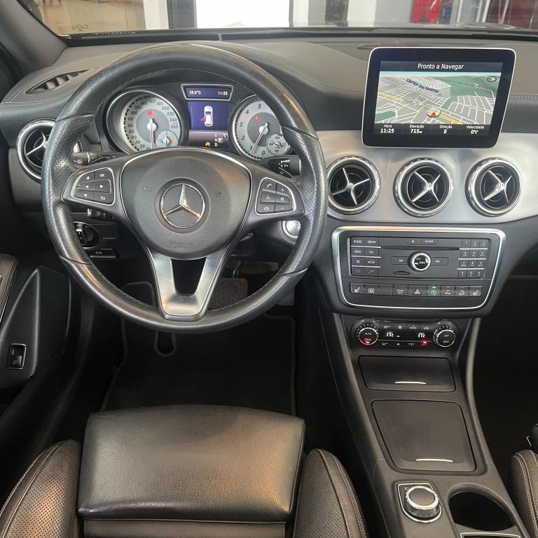 MERCEDES-BENZ GLA 250 - Foto