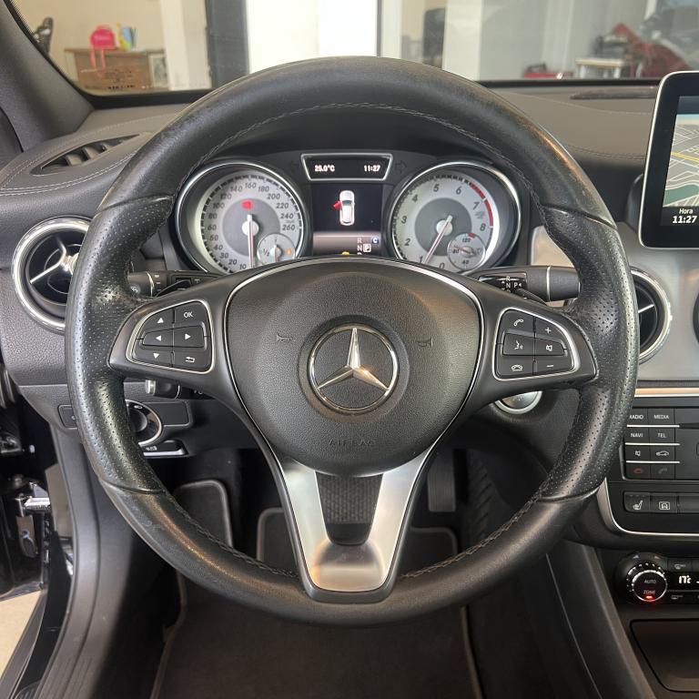 MERCEDES-BENZ GLA 250 - Foto