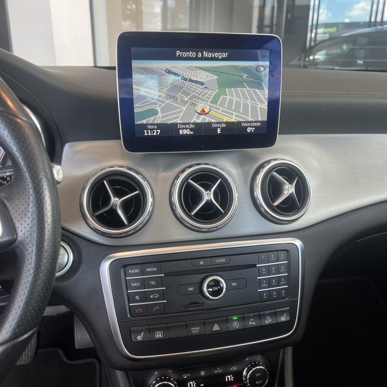 MERCEDES-BENZ GLA 250 - Foto