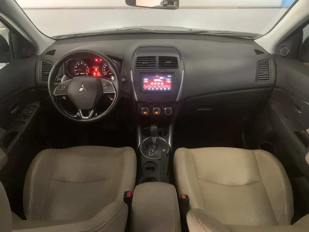 MITSUBISHI ASX - Foto