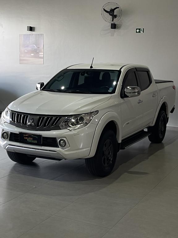 MITSUBISHI L 200 - Foto
