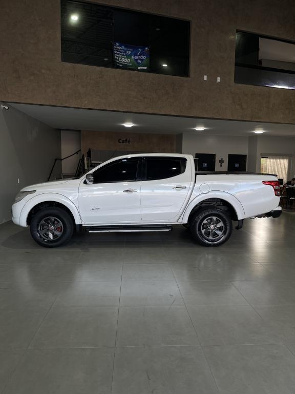 MITSUBISHI L 200 - Foto