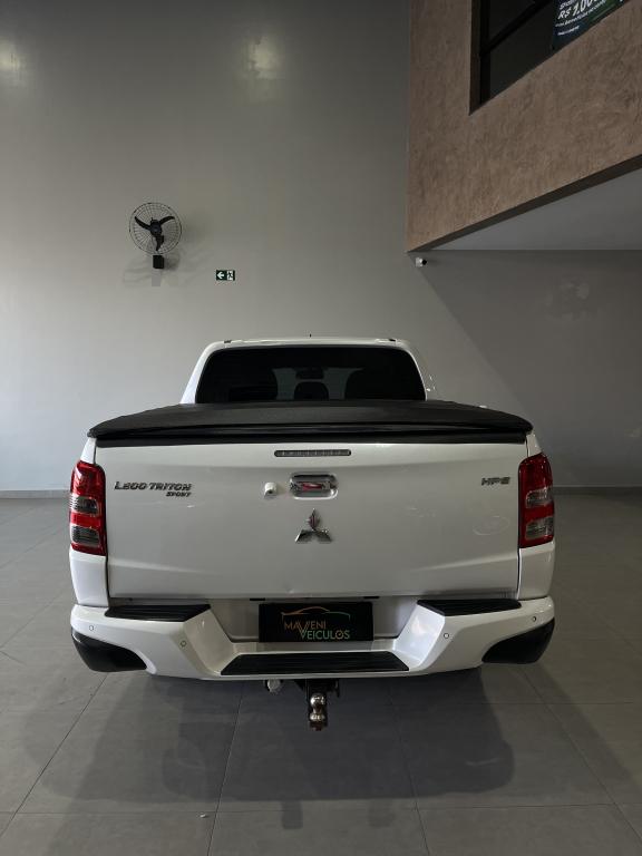 MITSUBISHI L 200 - Foto