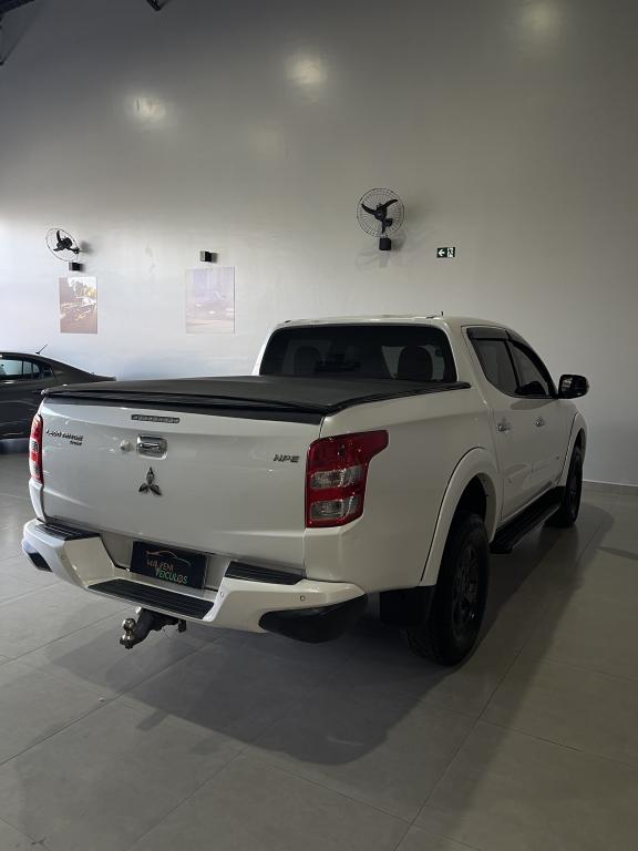 MITSUBISHI L 200 - Foto