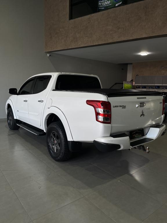 MITSUBISHI L 200 - Foto