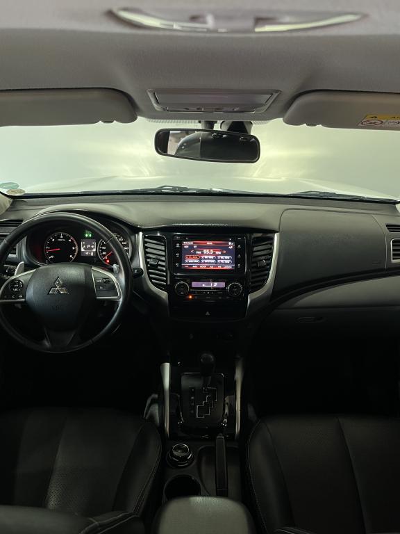 MITSUBISHI L 200 - Foto
