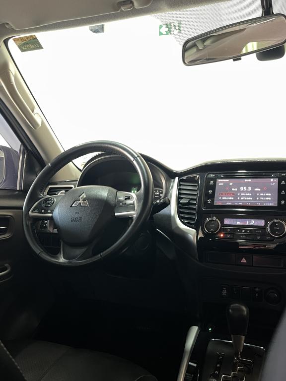 MITSUBISHI L 200 - Foto