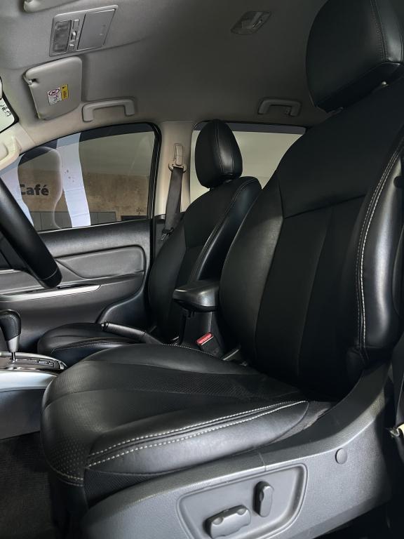 MITSUBISHI L 200 - Foto