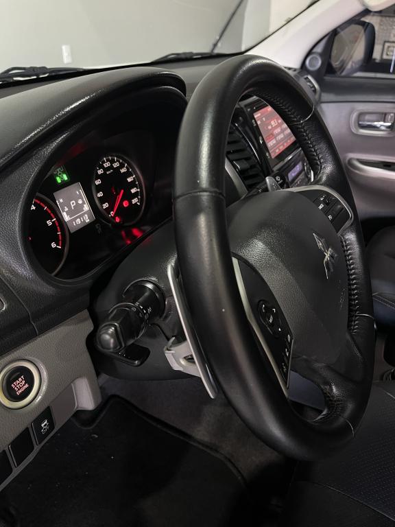 MITSUBISHI L 200 - Foto