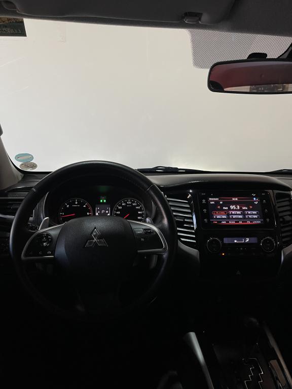 MITSUBISHI L 200 - Foto