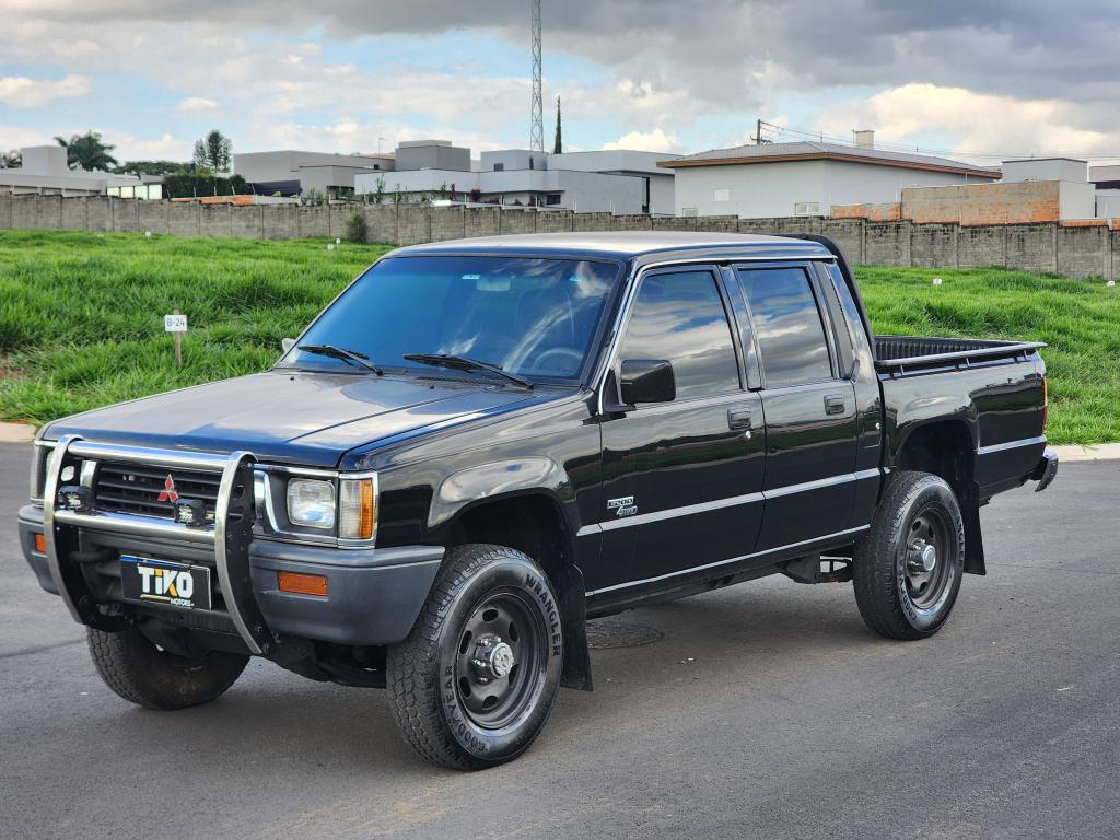 MITSUBISHI L 200 - Foto