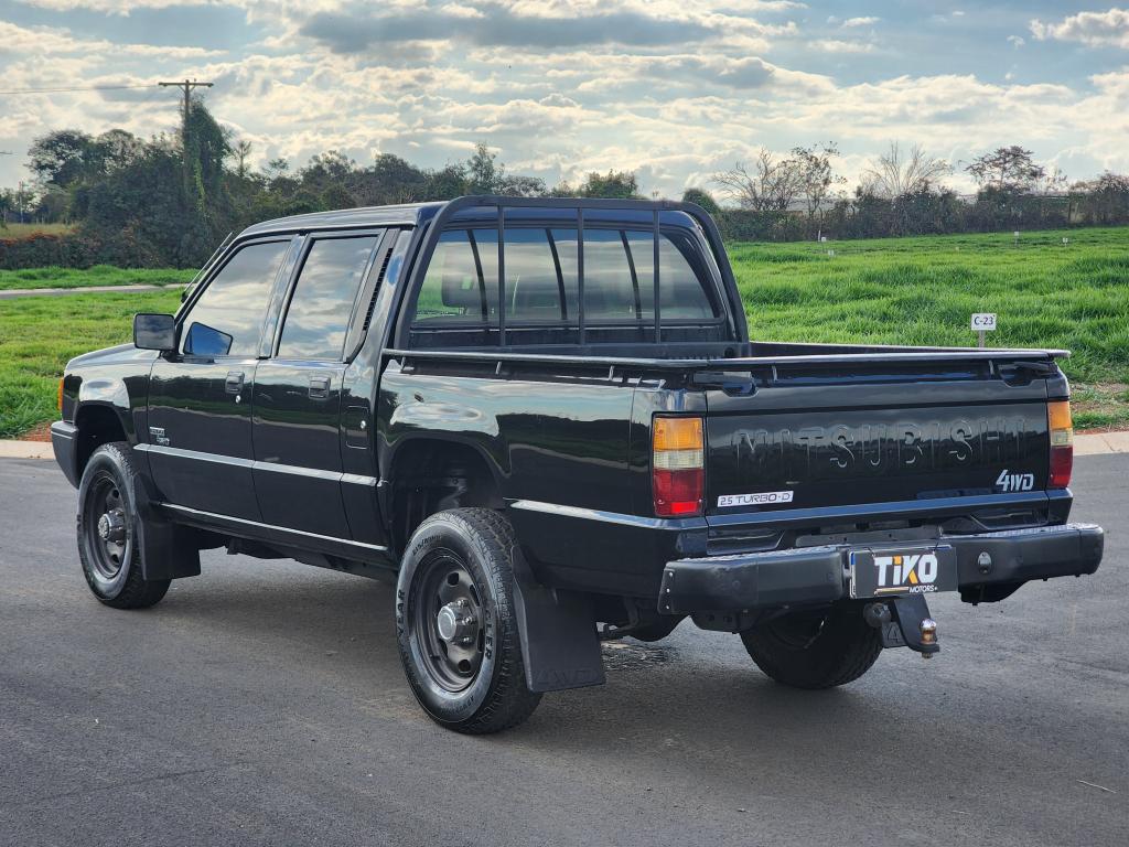MITSUBISHI L 200 - Foto
