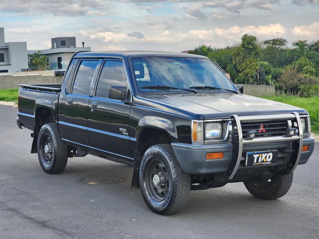 MITSUBISHI L 200 - Foto