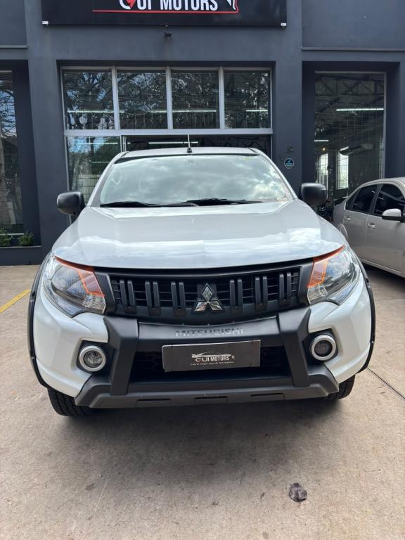 MITSUBISHI L 200 Outdoor - Foto