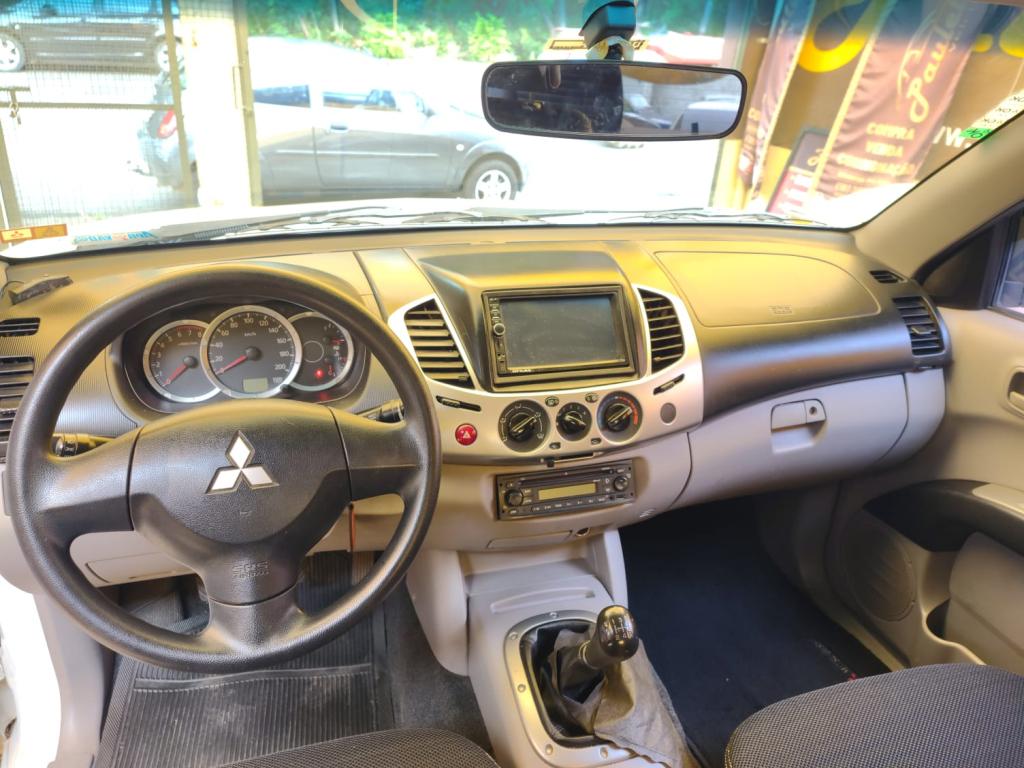 MITSUBISHI L 200 Triton - Foto