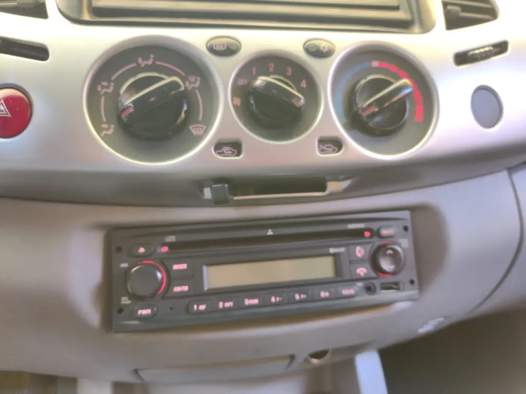 MITSUBISHI L 200 Triton - Foto