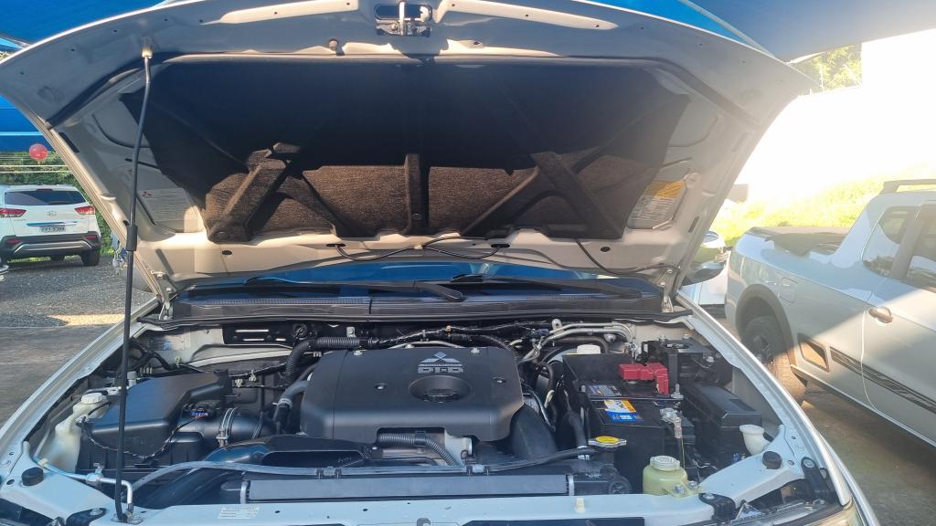 MITSUBISHI L 200 Triton - Foto